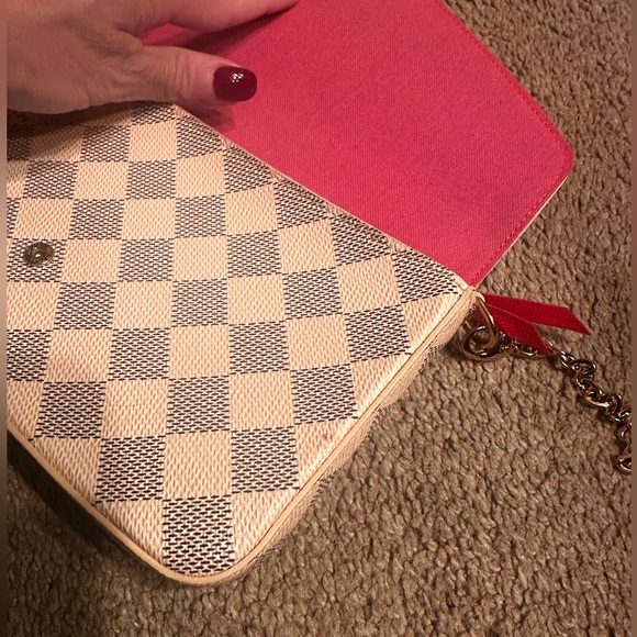 Louis Vuitton Limited Edition “Spring in the City” Felicie Pochette - Picture 10 of 16